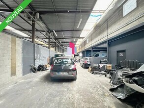 Office in Porcheville for lease Building Photo- Image 2 of 6