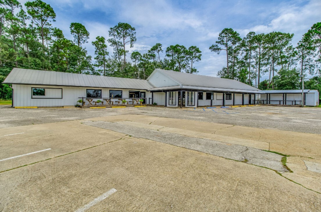 4474 Woodbine Rd, Pace, FL 32571