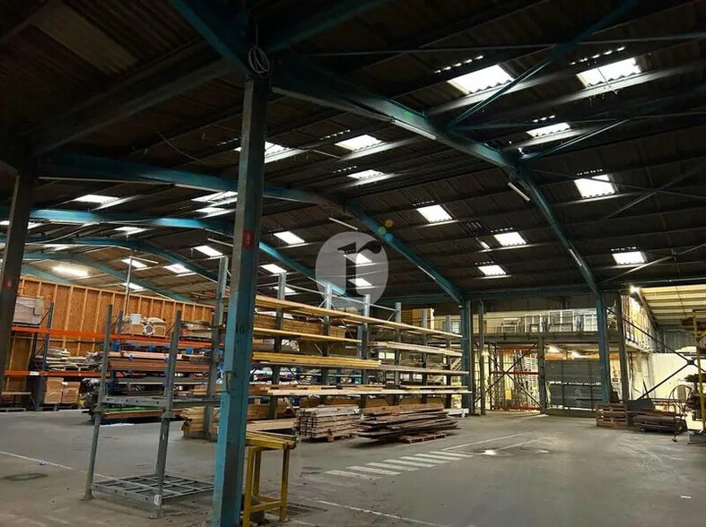 Flex in Orchies for lease - Interior Photo - Image 2 of 4