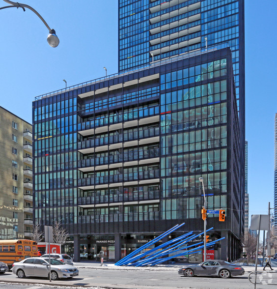 101 Charles St E, Toronto, ON for lease - Building Photo - Image 2 of 3