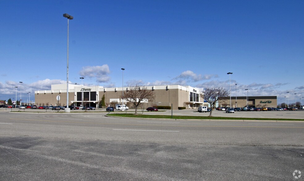4677-4899 Fashion Square Mall, Saginaw, MI 48604 - Retail for Lease
