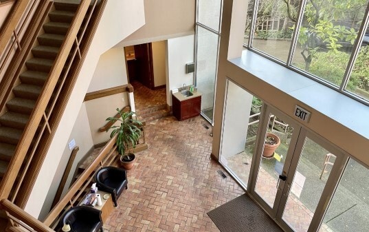 3301 Burke Ave N, Seattle, WA for lease - Lobby - Image 2 of 6