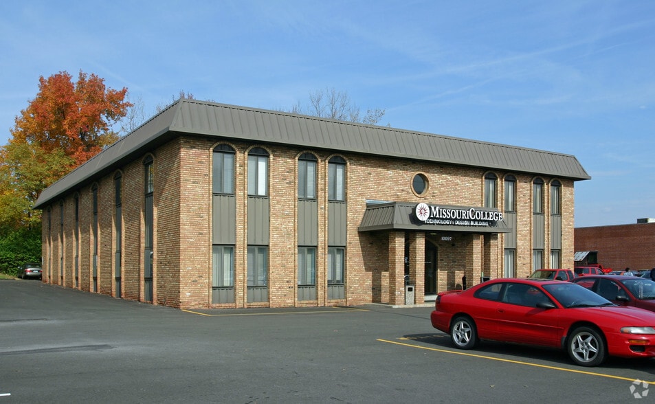 10097 Manchester Rd, Saint Louis, MO for lease - Building Photo - Image 1 of 3