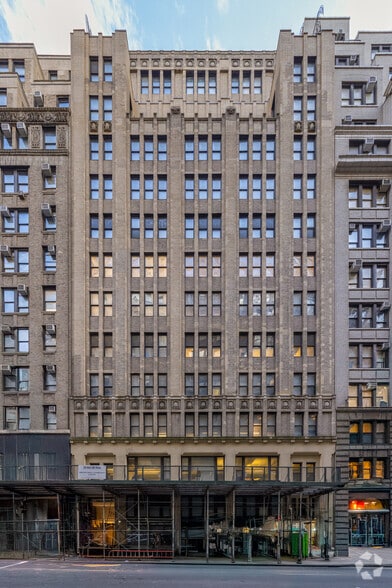 256 W 38th St, New York, NY for lease - Primary Photo - Image 1 of 11