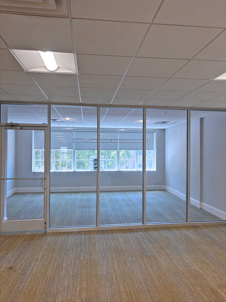 718 S Main St, Greenville, SC for lease - Interior Photo - Image 2 of 9