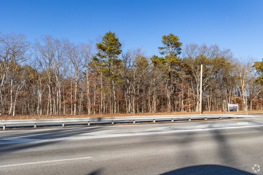 3175 Veterans Memorial Hwy, Bohemia, NY for sale - Building Photo - Image 3 of 4