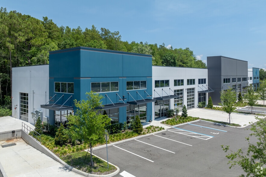 8340 Southpark Cir, Orlando, FL for lease - Primary Photo - Image 1 of 21