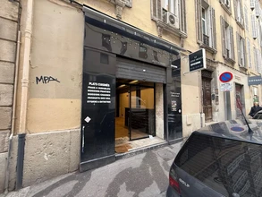 Retail in Marseille for lease Building Photo- Image 1 of 4