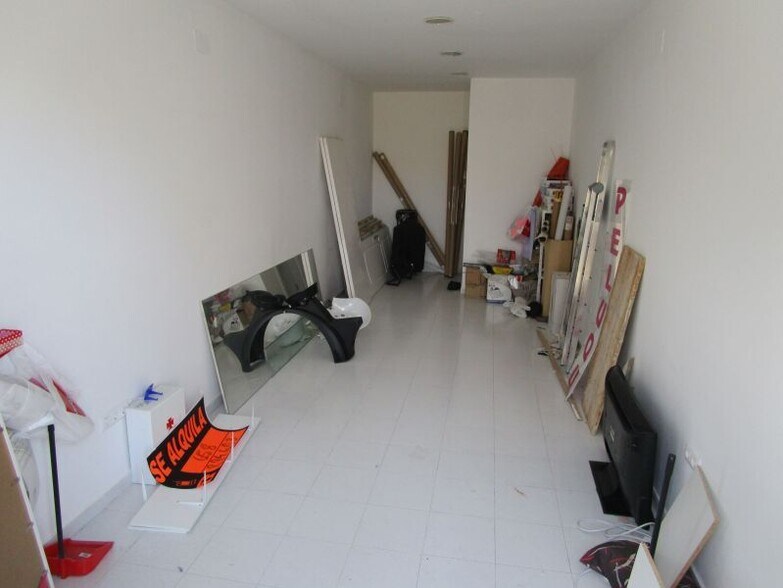 Retail in Salamanca for lease - Building Photo - Image 2 of 4