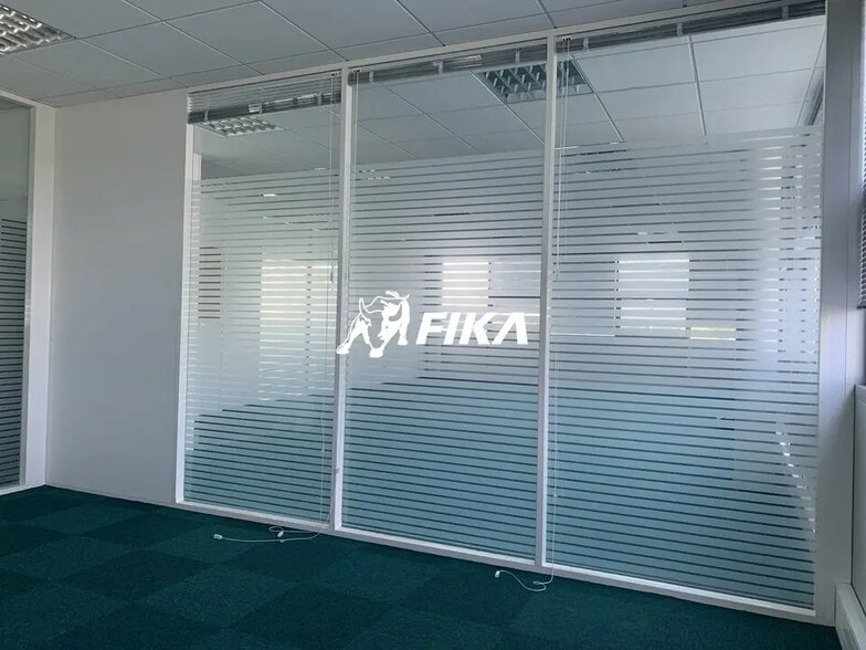 Office in Toulouse for lease - Building Photo - Image 3 of 9