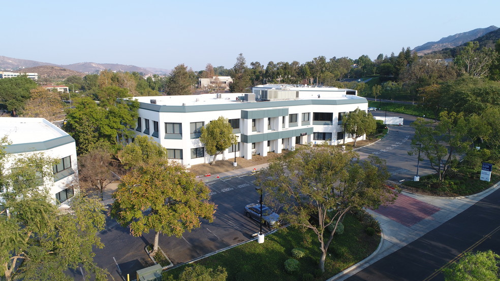 31355 Oak Crest Dr, Westlake Village, CA for lease - Building Photo - Image 3 of 12