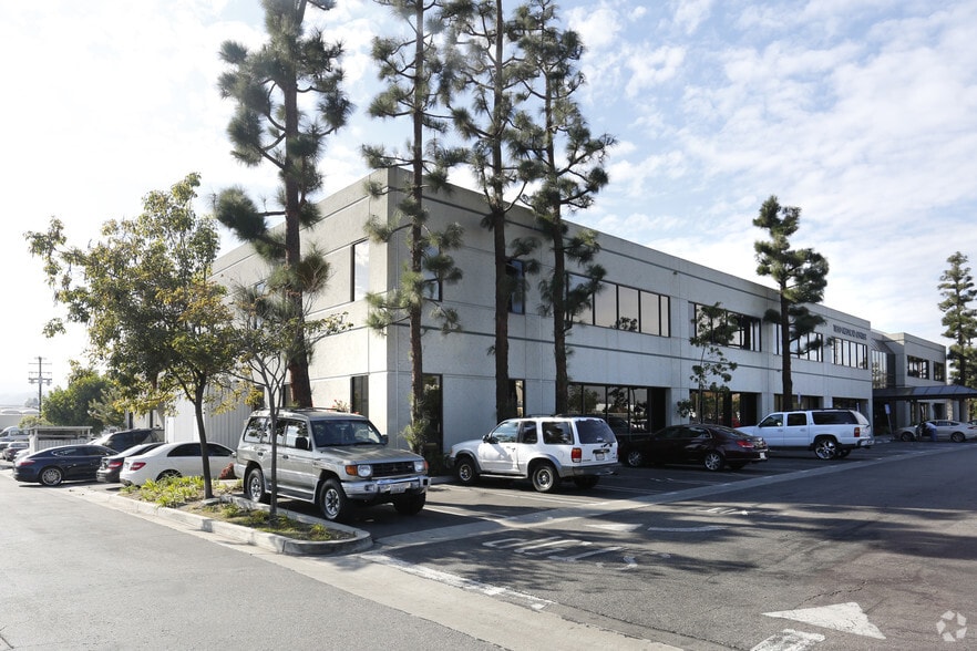 23600 Telo Ave, Torrance, CA for lease - Primary Photo - Image 1 of 13
