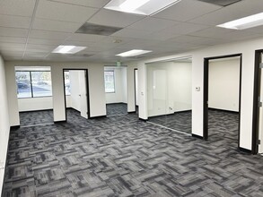 6800 Owensmouth Ave, Woodland Hills, CA for lease Interior Photo- Image 2 of 5