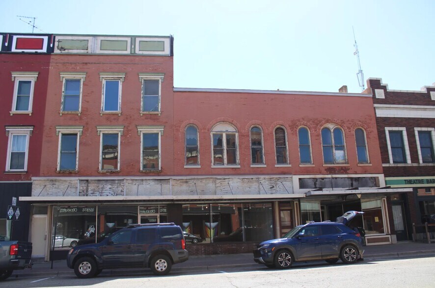 42 N Main St, Three Rivers, MI for sale - Primary Photo - Image 1 of 1