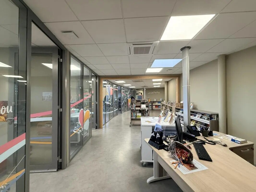 Office in Roquebrune-sur-Argens for sale Interior Photo- Image 1 of 5