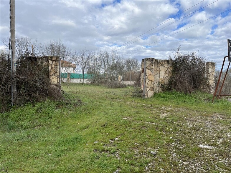 Camino de Umbrias Urb Prado Concejo, 14, Navaluenga, Ávila for sale - Building Photo - Image 3 of 31