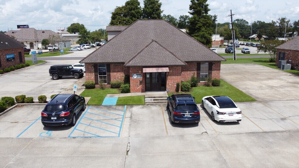 17581 Old Jefferson Hwy, Prairieville, LA 70769