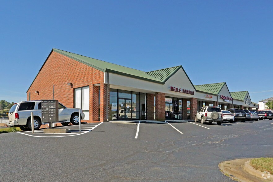 413 Mount Cross Rd, Danville, VA 24540