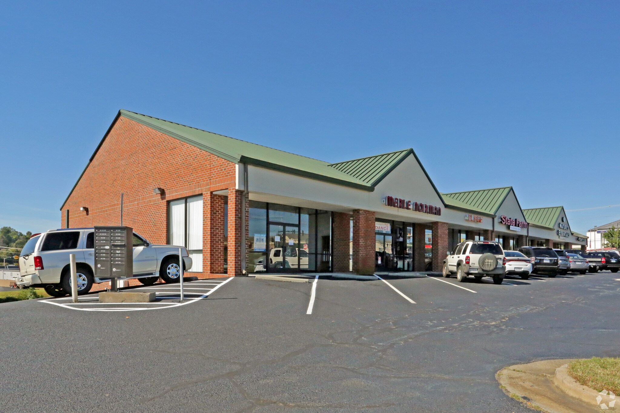 413 Mount Cross Rd, Danville, VA for sale Primary Photo- Image 1 of 1