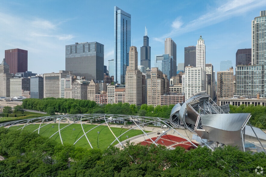 8 S Michigan Ave, Chicago, IL for lease - Building Photo - Image 3 of 15