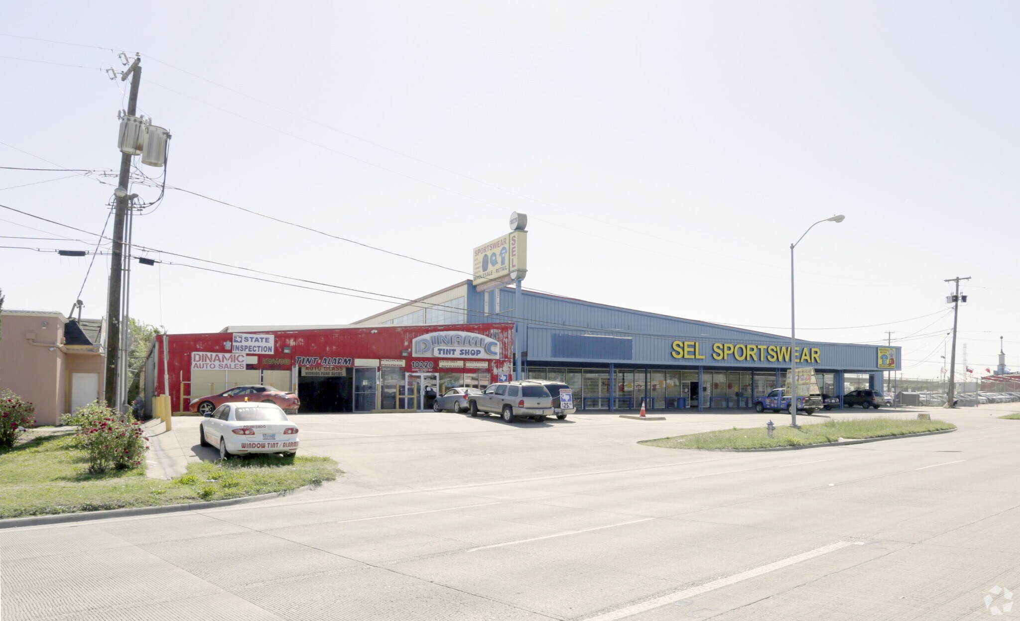 10220 Harry Hines Blvd, Dallas, TX 75220 Harry Hines Retail Center