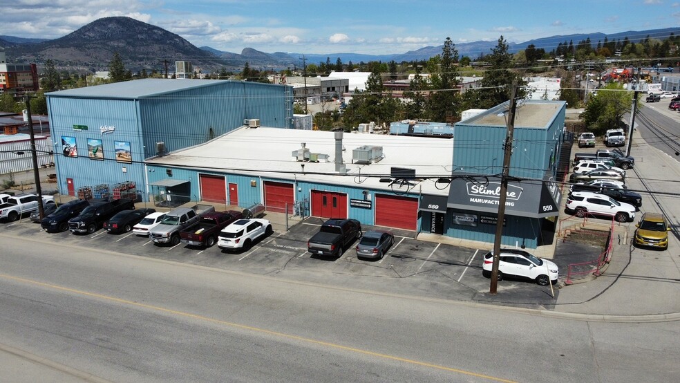 559 Okanagan Av E, Penticton, BC for sale - Building Photo - Image 2 of 8