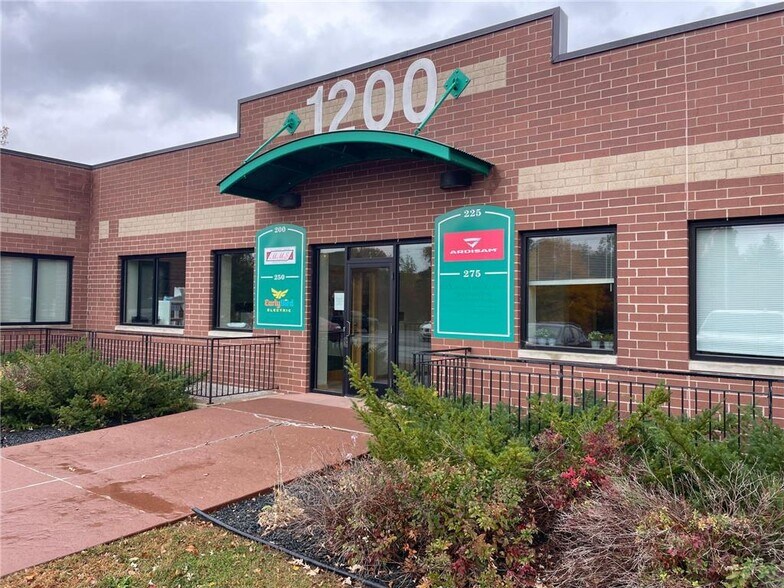 1200 Centre Pointe Curv, Mendota Heights, MN for lease - Primary Photo - Image 1 of 3