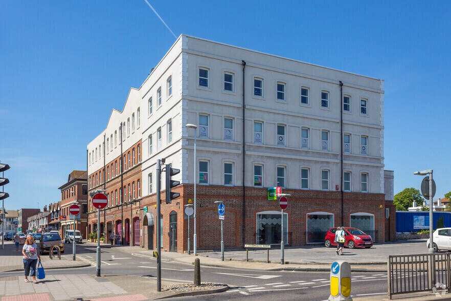 3141 Chatsworth Rd, Worthing, WSX BN11 1LY