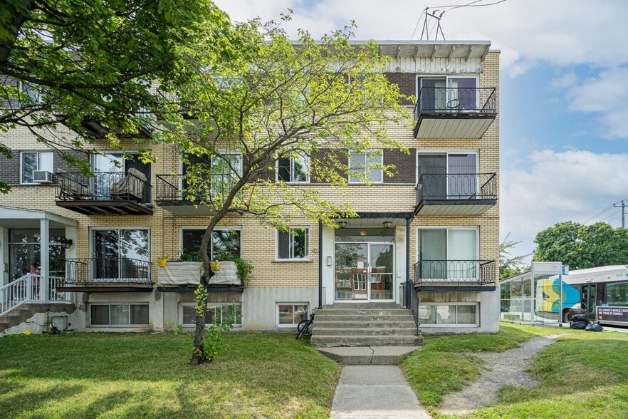 7500 Av Des Ormeaux, Anjou, QC H1K 2X9