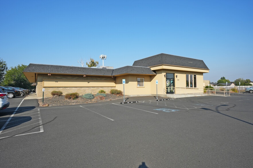 1608 S 24th Ave, Yakima, WA for sale - Building Photo - Image 2 of 25
