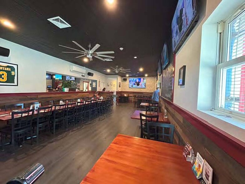 742-746 Middle Country Rd, Selden, NY for sale - Building Photo - Image 2 of 30