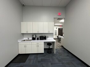 1740 S Sooner Rd, Midwest City, OK for lease Interior Photo- Image 2 of 3