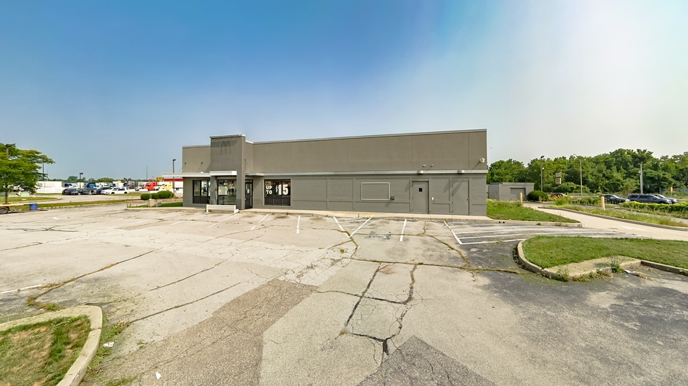 3010 Coliseum Blvd, Fort Wayne, IN for sale - Building Photo - Image 2 of 7