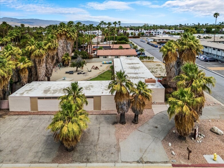 490 S Compadre Rd, Palm Springs, CA for sale - Building Photo - Image 3 of 15