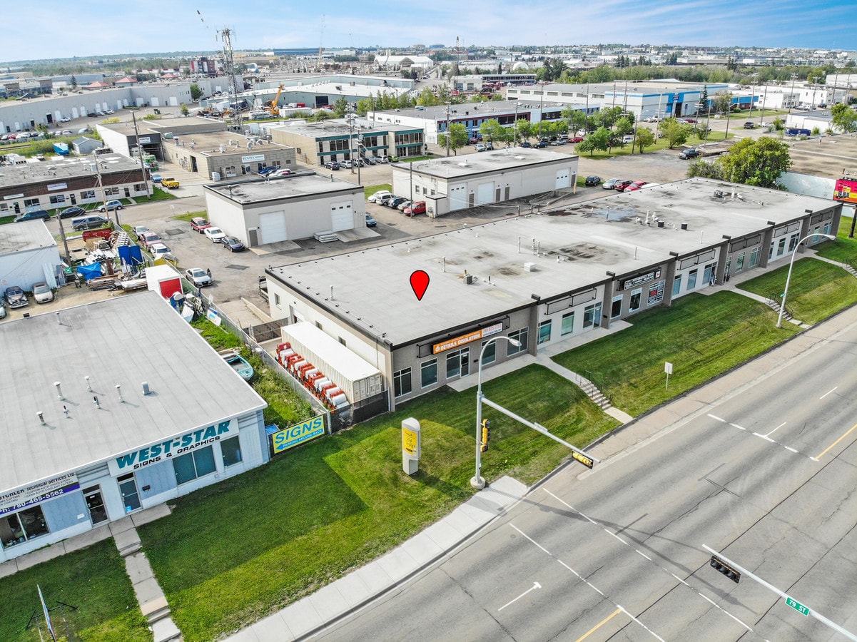 7903 Argyll Rd NW, Edmonton, AB T6E 4N7