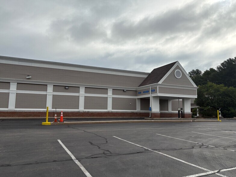 123 Nashua Rd, Londonderry, NH for lease - Building Photo - Image 3 of 7