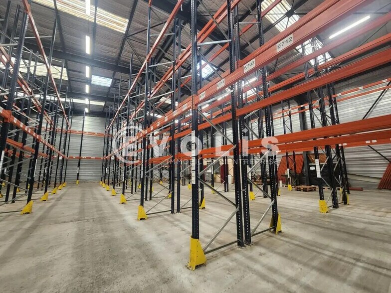 Flex in Saint-Savin for sale - Building Photo - Image 2 of 28