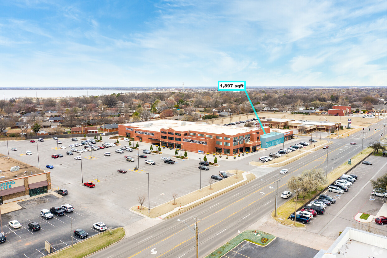 9515 N May Ave, Oklahoma City, OK for lease Interior Photo- Image 1 of 8