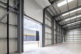 Botany Bay, Chorley for lease Interior Photo- Image 2 of 3