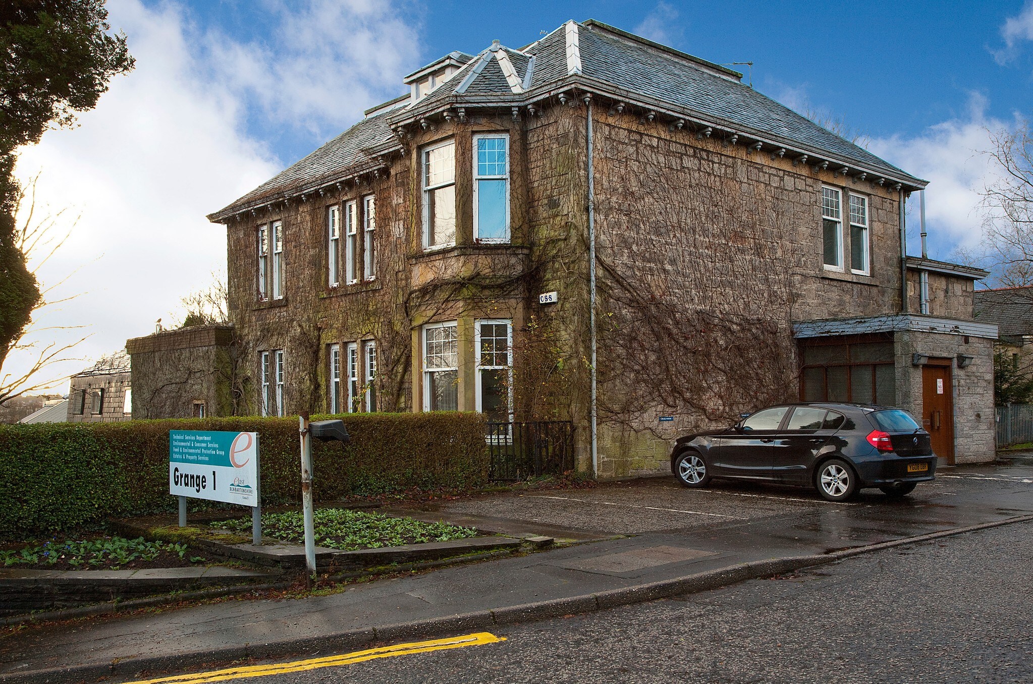 1 Grange Ave, Milngavie for lease Primary Photo- Image 1 of 4
