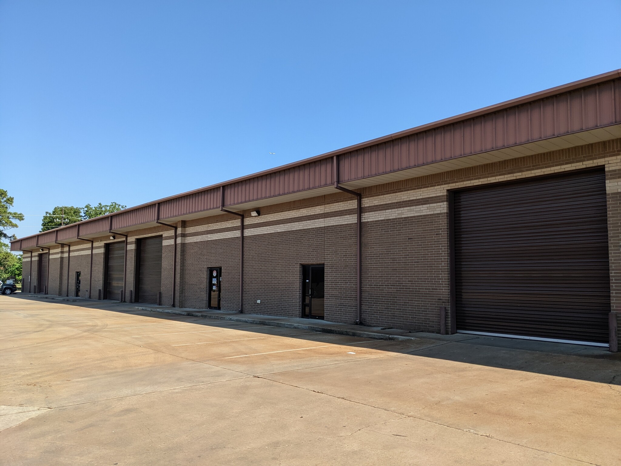 6743 Theall Rd, Houston, TX for lease Building Photo- Image 1 of 2