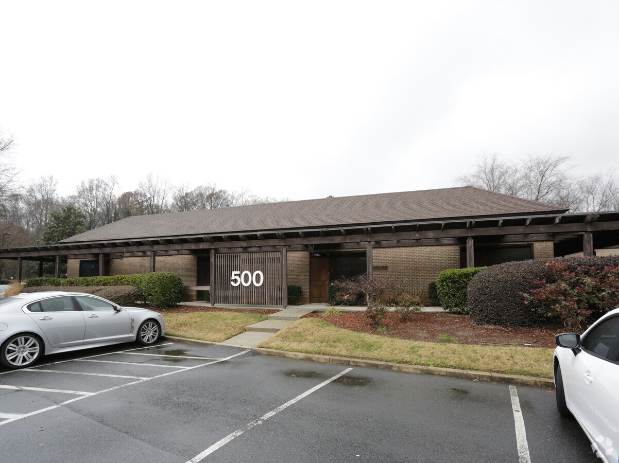 2711 Randolph Rd, Charlotte, NC 28207