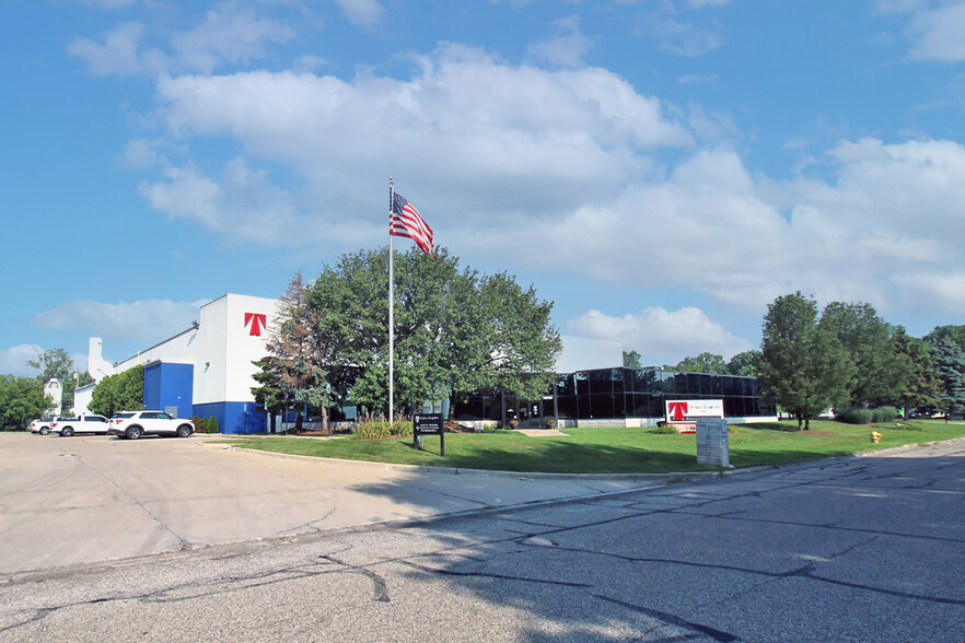 35155 Automation Dr, Clinton Township, MI for lease - Building Photo - Image 1 of 1