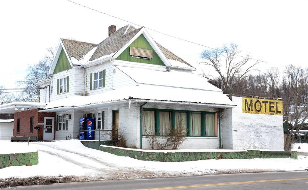 325 Dewey Ave, Cambridge, OH 43725 Frisbee Motel