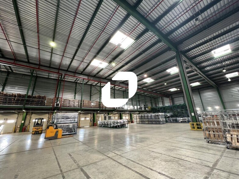 Industrial in Villabé for lease - Interior Photo - Image 2 of 4