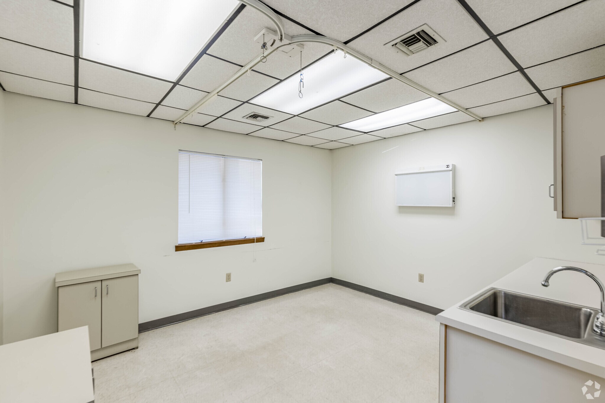 1600 Pacific Ave, Natrona Heights, PA 15065 Natrona Heights Professional Suites