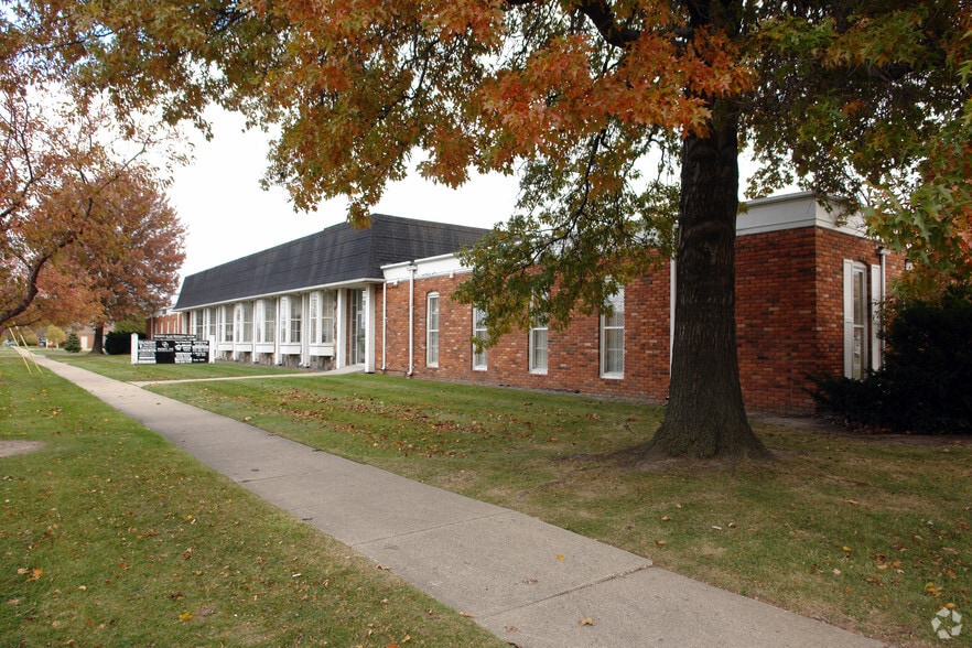 30050 Hoover Rd, Warren, MI for sale - Building Photo - Image 1 of 1