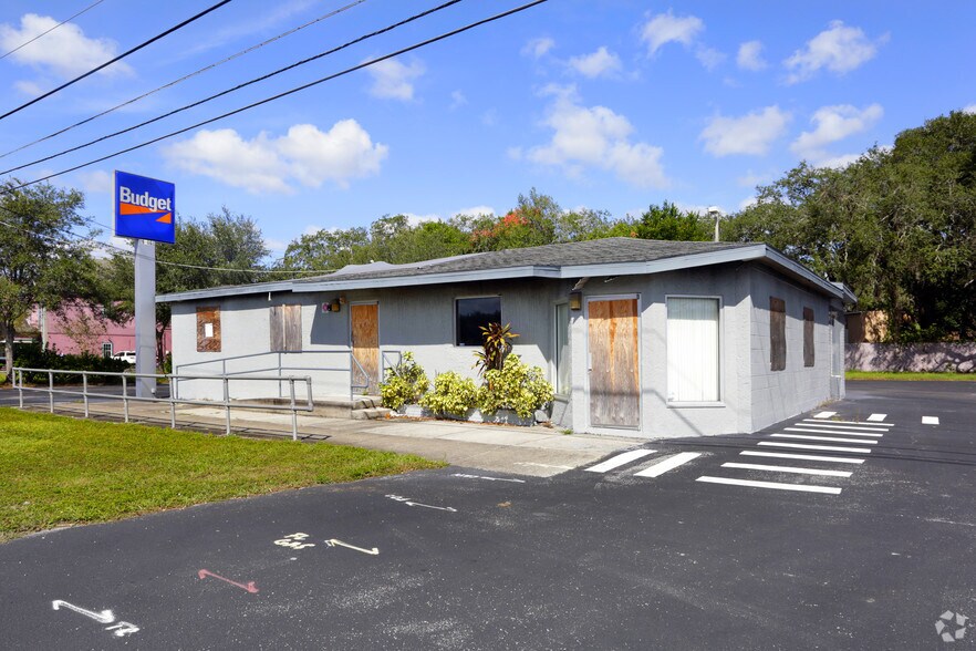 6906 E Fowler Ave, Tampa, FL 33617