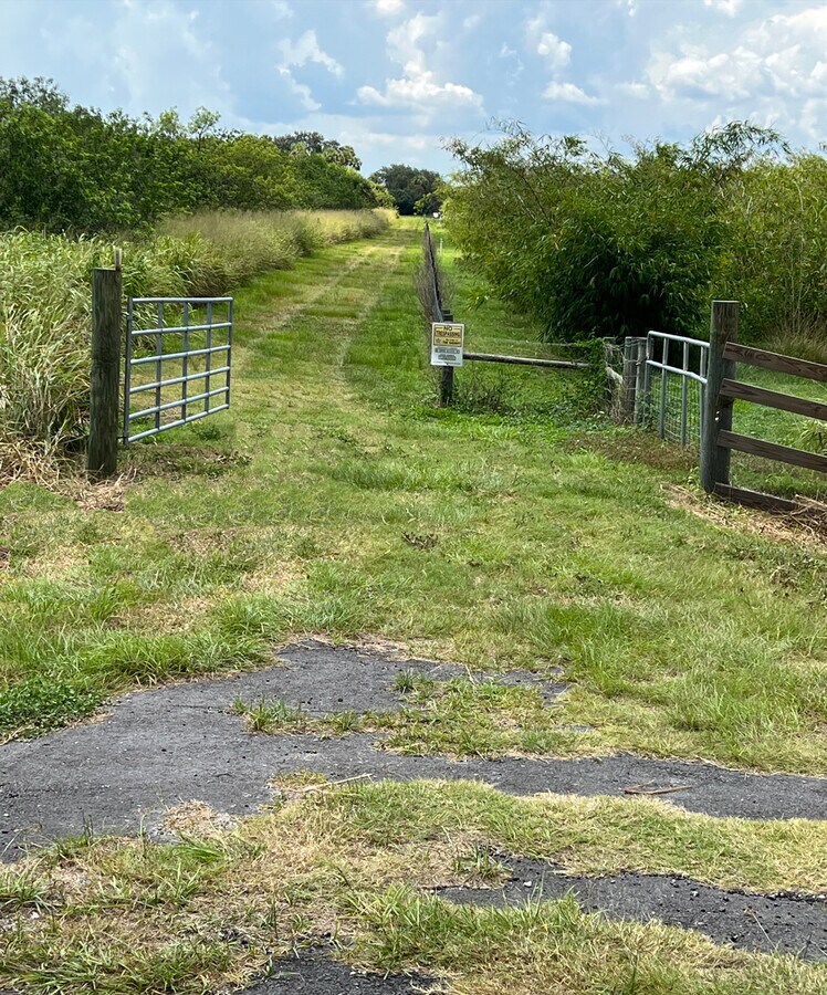 1375 S Header Canal Rd, Fort Pierce, FL 34945 Ft Pierce Rural