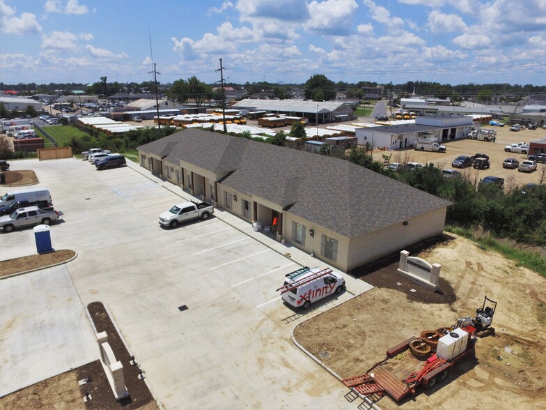 2014 Tower Dr, Monroe, LA for lease - Primary Photo - Image 1 of 9